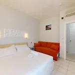מלון Gina