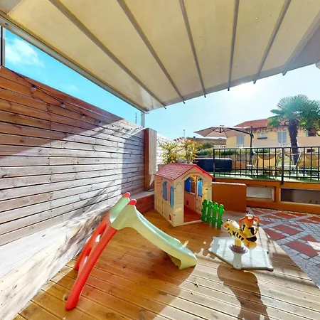 吉娜别墅 3* 菲纳莱利古雷