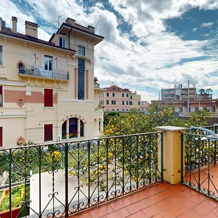 吉娜别墅 3* 菲纳莱利古雷