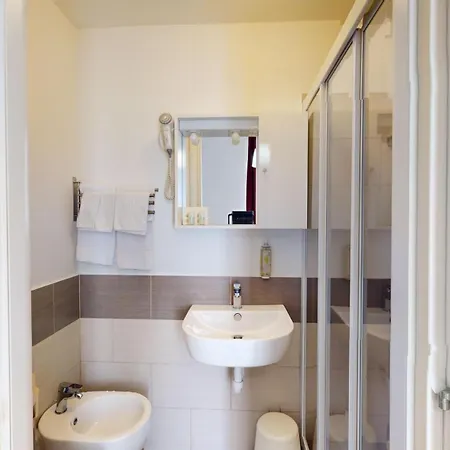 吉娜别墅 酒店 菲纳莱利古雷