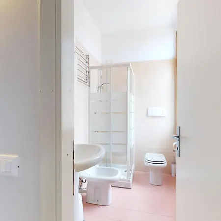 吉娜别墅 3* 菲纳莱利古雷