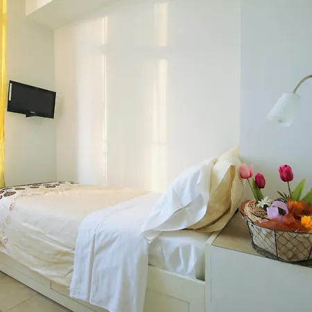 吉娜别墅 菲纳莱利古雷