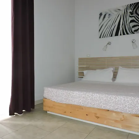 吉娜别墅 酒店 菲纳莱利古雷