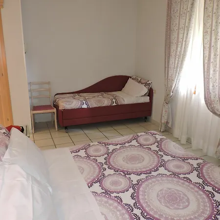 吉娜别墅 菲纳莱利古雷